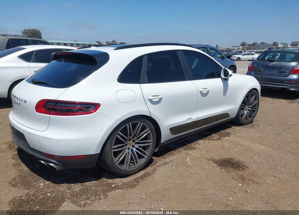 2015 PORSCHE MACAN VIN: WP1AB2A52FLB59239