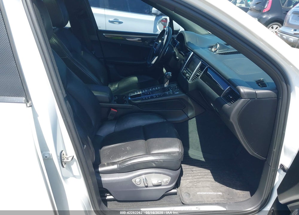 2015 PORSCHE MACAN VIN: WP1AB2A52FLB59239