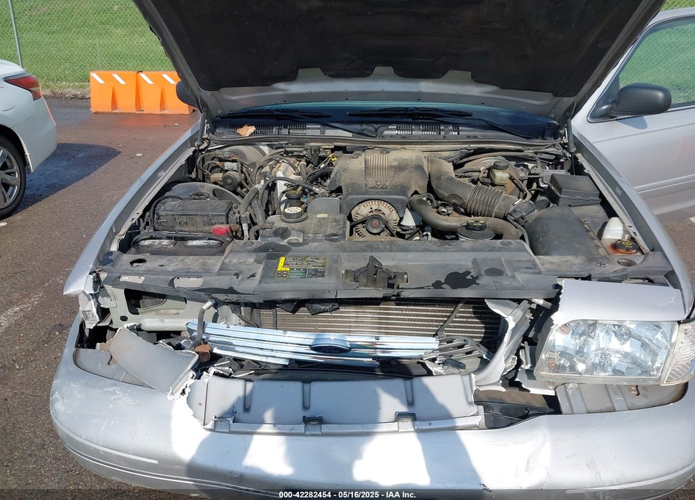 2004 FORD CROWN VICTORIA VIN: 2FAFP74WX4X132788