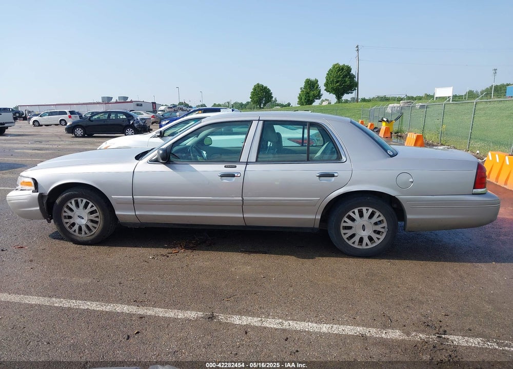 2004 FORD CROWN VICTORIA VIN: 2FAFP74WX4X132788