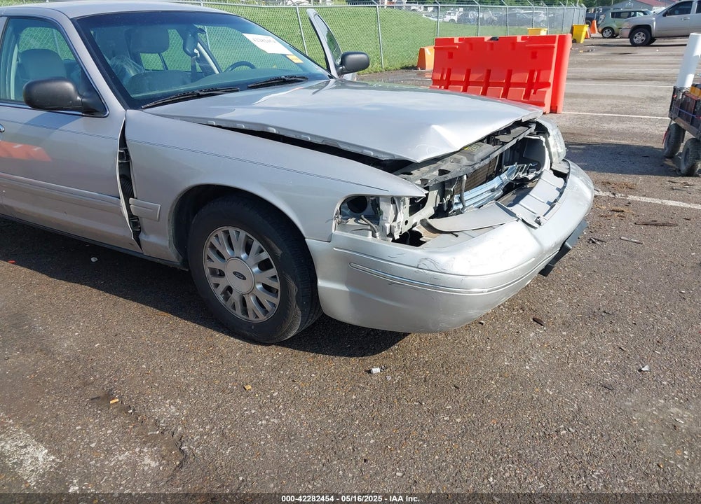 2004 FORD CROWN VICTORIA VIN: 2FAFP74WX4X132788