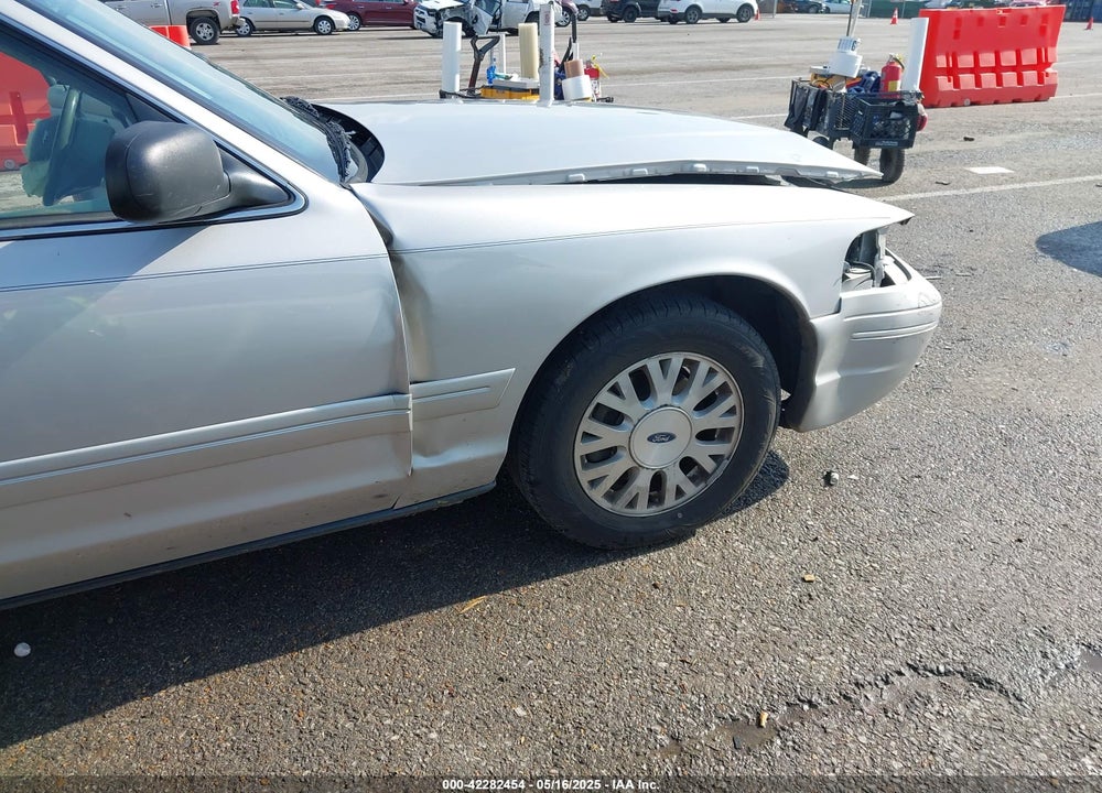 2004 FORD CROWN VICTORIA VIN: 2FAFP74WX4X132788