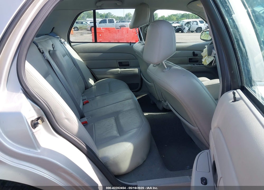 2004 FORD CROWN VICTORIA VIN: 2FAFP74WX4X132788