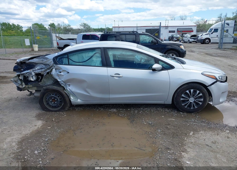 2017 KIA FORTE VIN: 3KPFK4A79HE139554