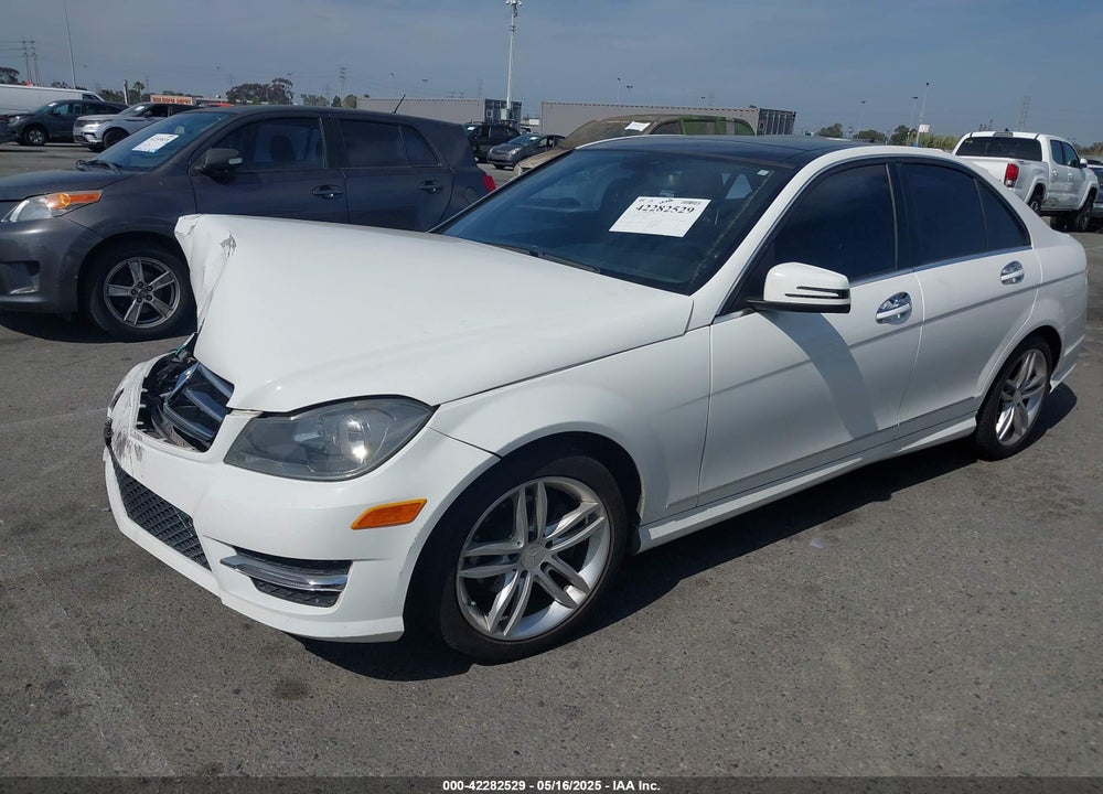 2014 MERCEDES-BENZ C 250 LUXURY/SPORT VIN: WDDGF4HB0EG162208