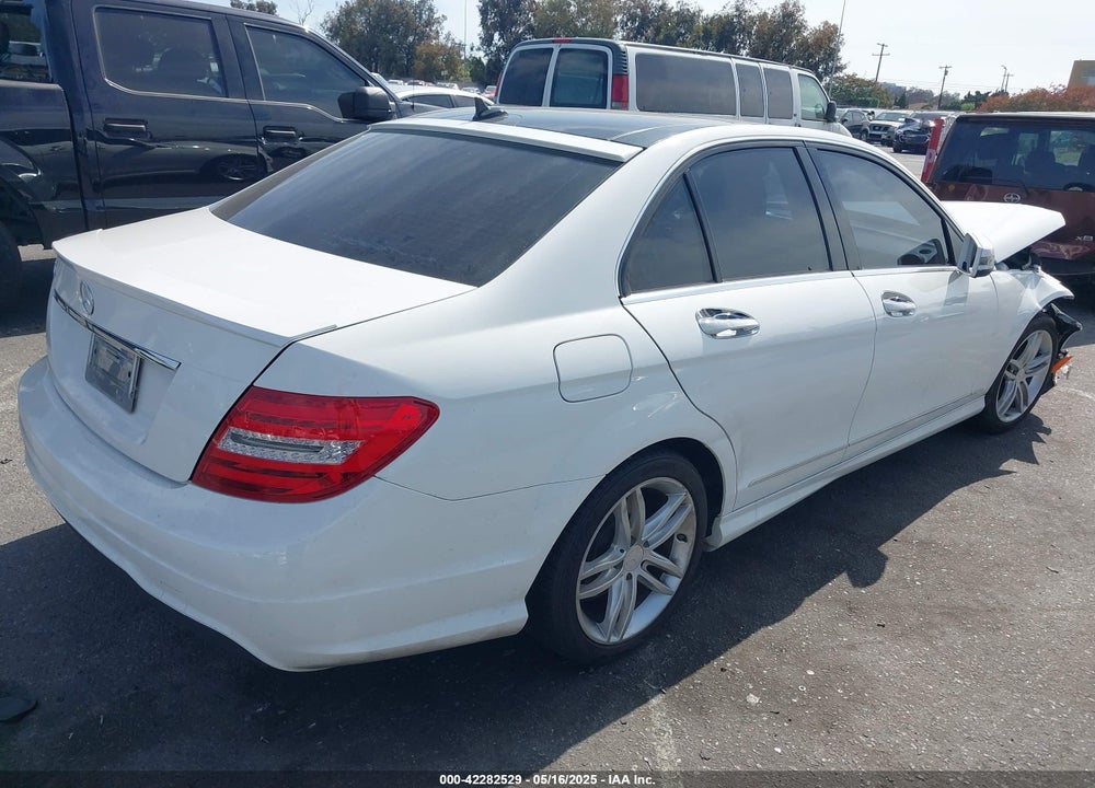 2014 MERCEDES-BENZ C 250 LUXURY/SPORT VIN: WDDGF4HB0EG162208