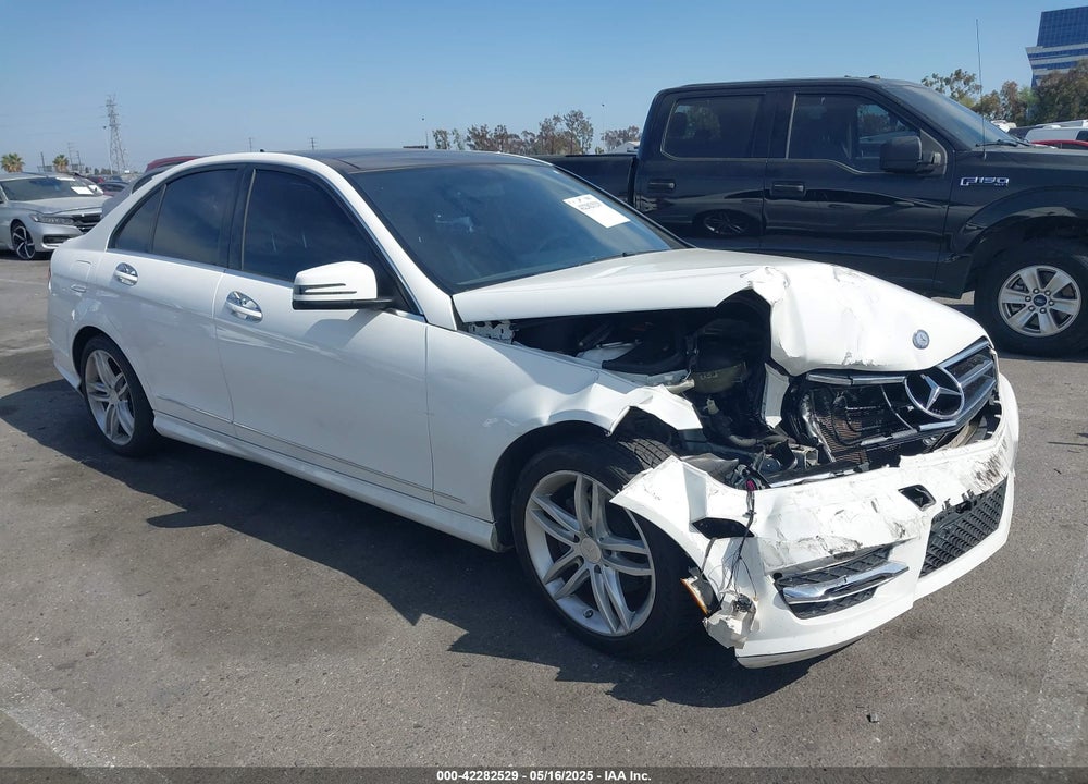 2014 MERCEDES-BENZ C 250 LUXURY/SPORT VIN: WDDGF4HB0EG162208