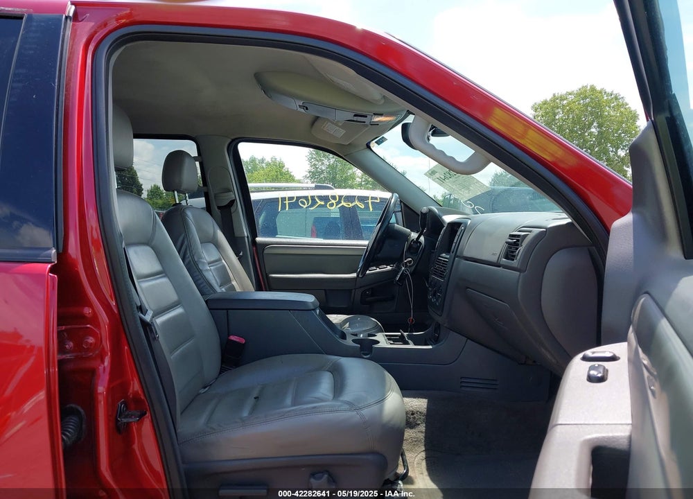 2004 FORD EXPLORER NBX/XLT VIN: 1FMZU73W54UB70532