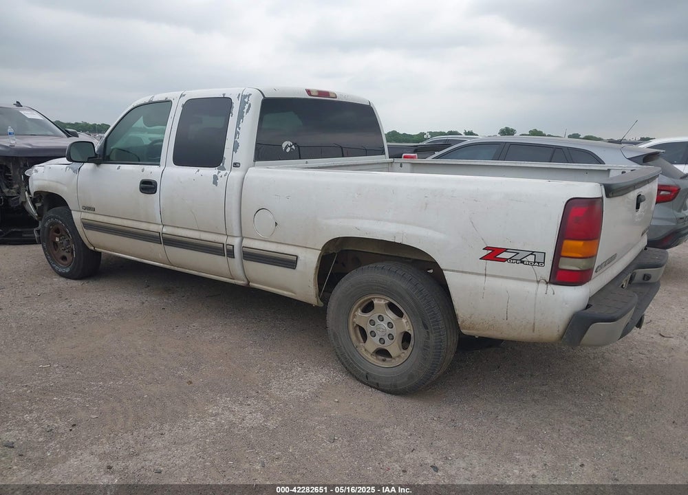 2002 CHEVROLET SILVERADO 1500 LS VIN: 2GCEK19T821206919