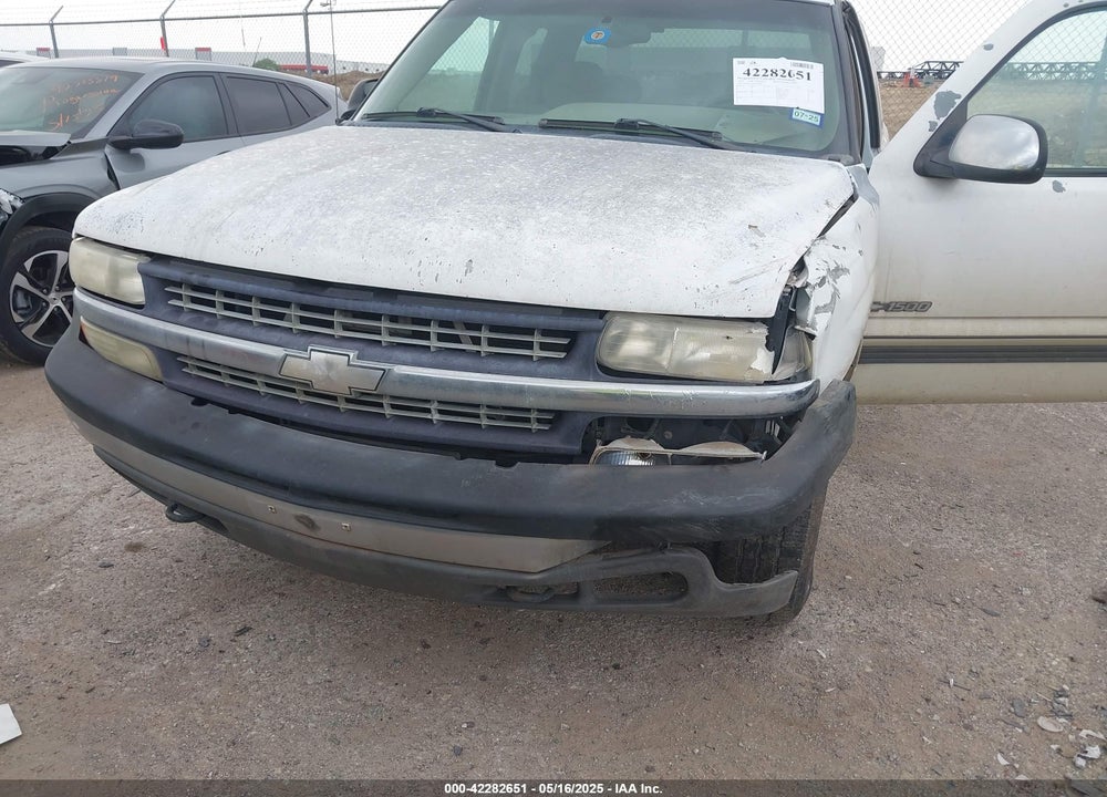2002 CHEVROLET SILVERADO 1500 LS VIN: 2GCEK19T821206919