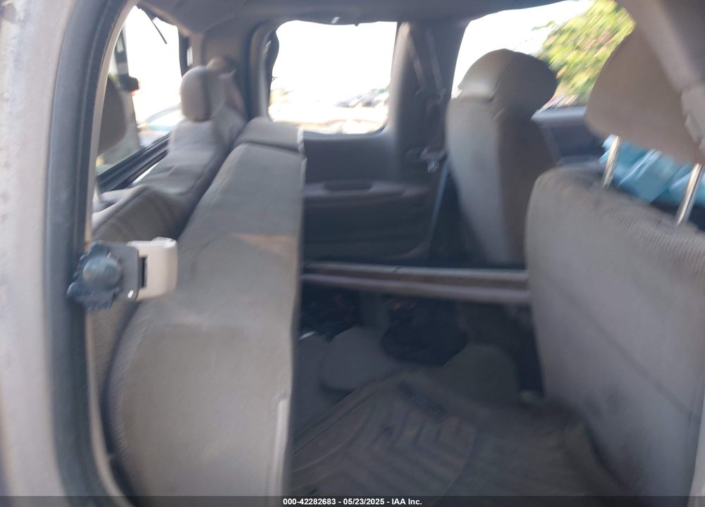 2002 TOYOTA TUNDRA SR5 V8 VIN: 5TBBT44122S265327