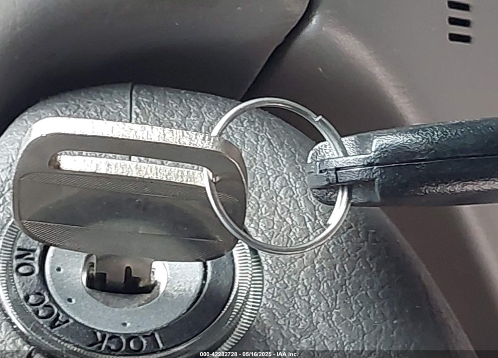 2005 TOYOTA CAMRY LE VIN: 4T1BE32K45U617505
