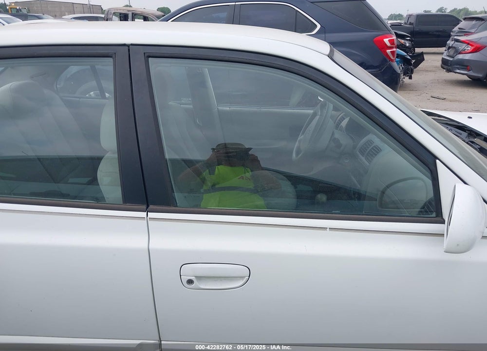 2005 HYUNDAI ACCENT GLS VIN: KMHCG45C05U595012