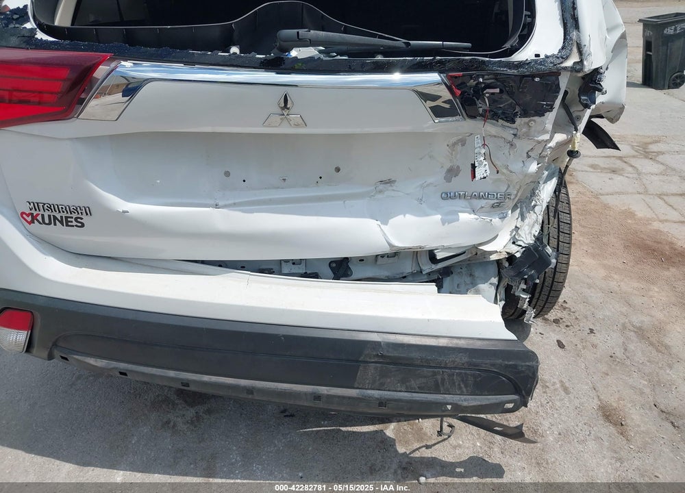 2016 MITSUBISHI OUTLANDER VIN: JA4AD3A30GZ018596