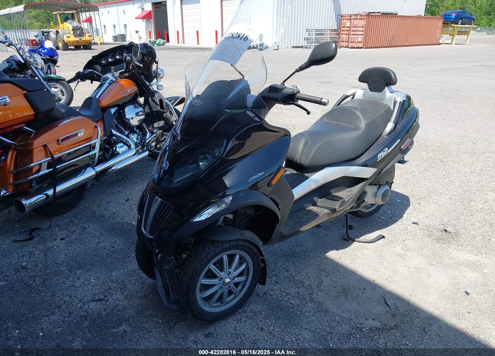 2010 PIAGGIO MP3 250 VIN: ZAPM479M0A5004198