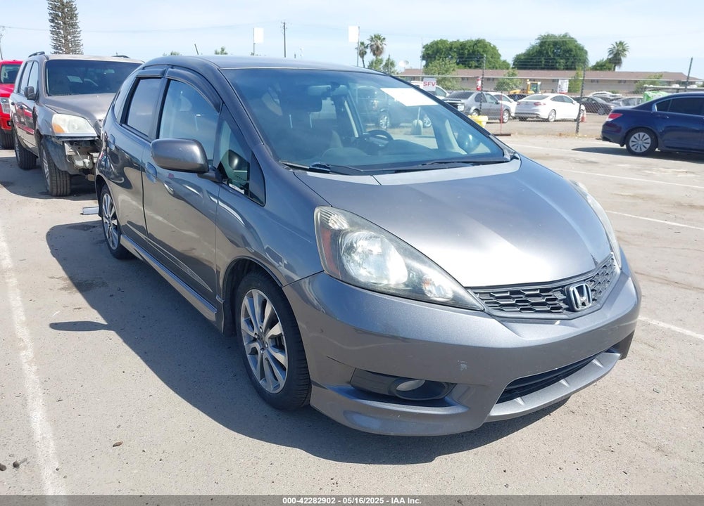 2013 HONDA FIT SPORT VIN: JHMGE8H53DC077205
