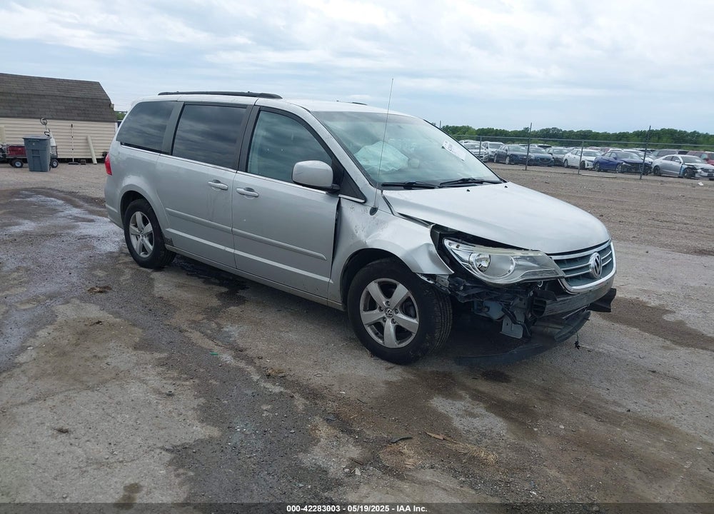 2011 VOLKSWAGEN ROUTAN VIN: 2V4RW3DG8BR804866