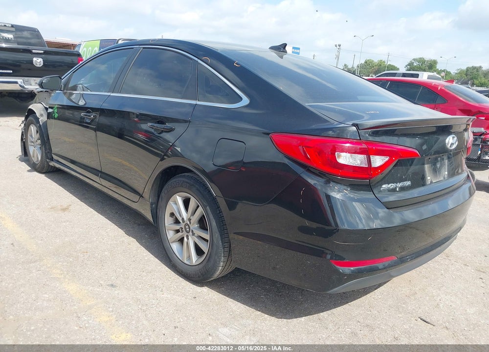 2015 HYUNDAI SONATA VIN: 5NPE24AF9FH184358