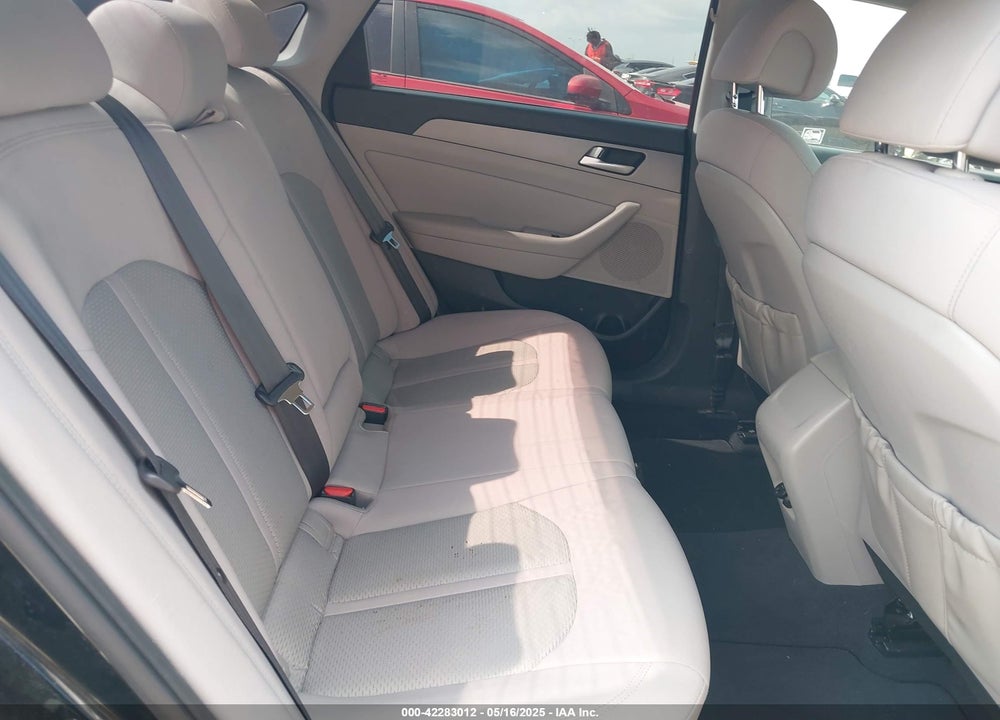 2015 HYUNDAI SONATA VIN: 5NPE24AF9FH184358