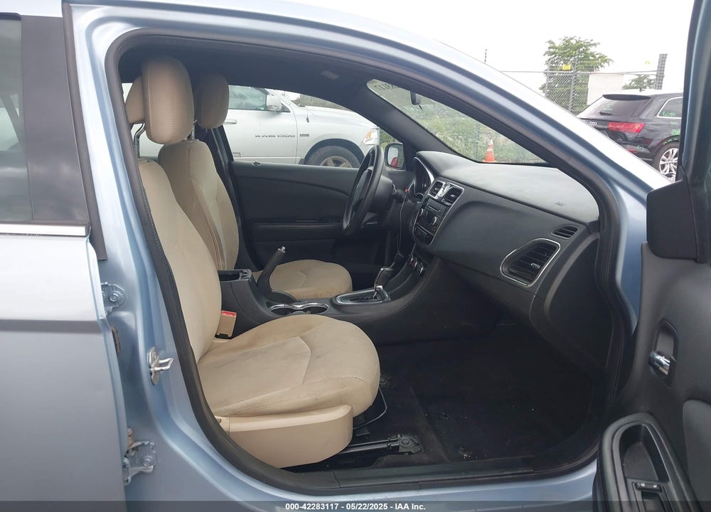 2012 CHRYSLER 200 VIN: 1C3CCBAB8CN246743