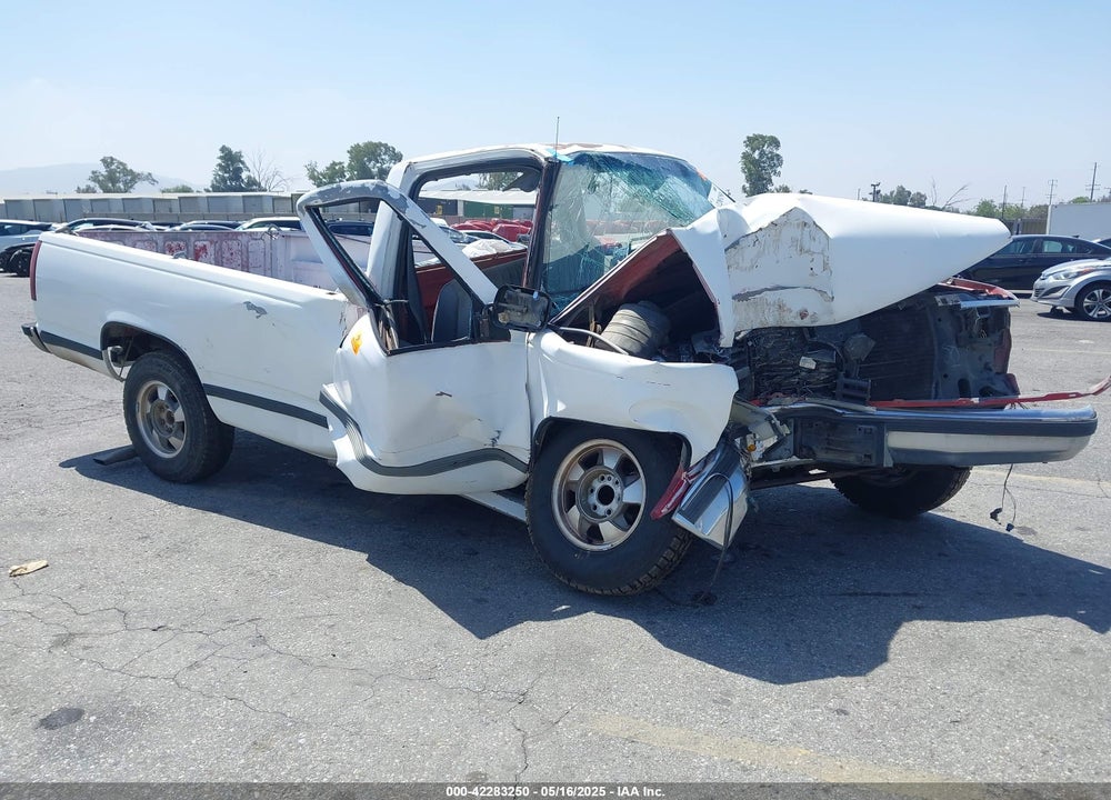 1990 CHEVROLET GMT-400 C2500 VIN: 1GCFC24K2LE248413