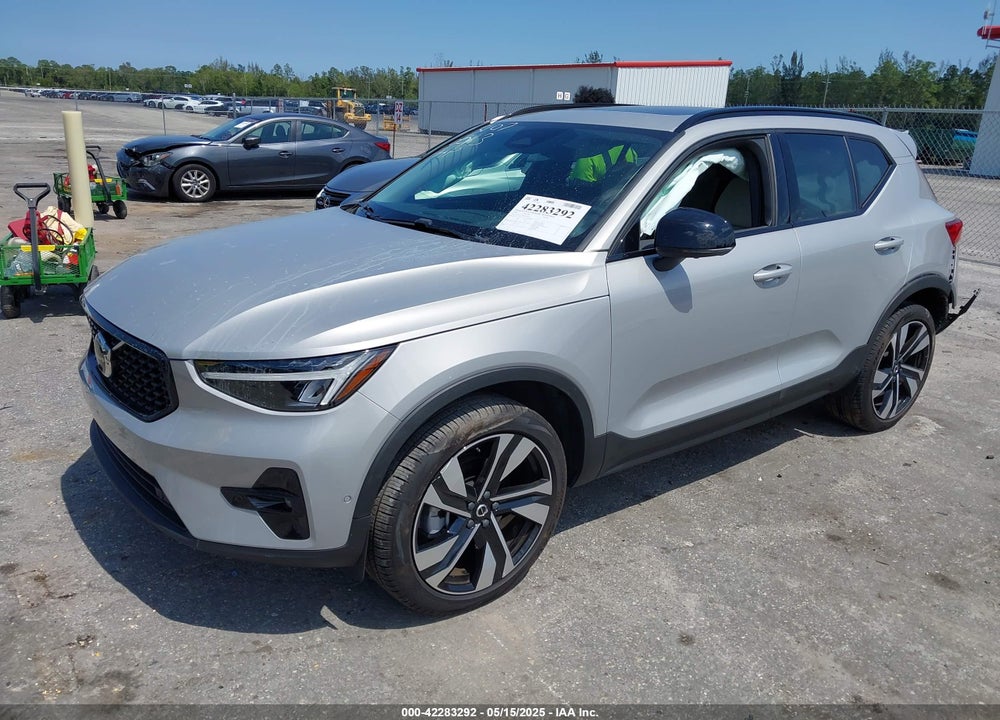 2024 VOLVO XC40 B5 PLUS DARK THEME VIN: YV4L12ULXR2293107