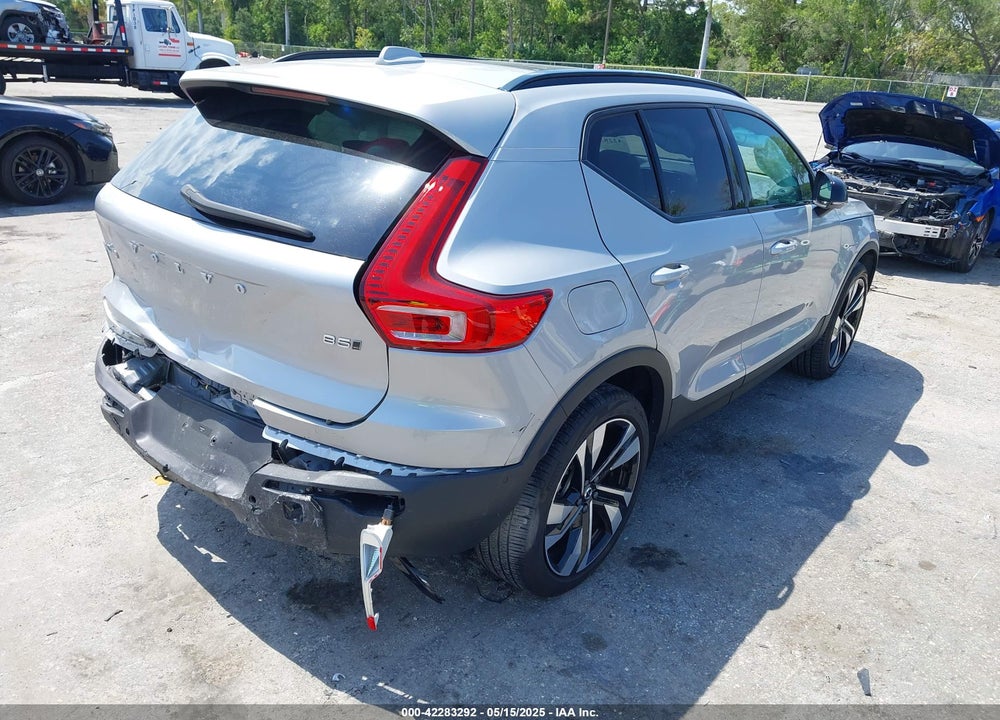 2024 VOLVO XC40 B5 PLUS DARK THEME VIN: YV4L12ULXR2293107