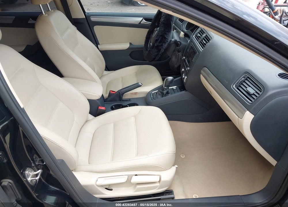2016 VOLKSWAGEN JETTA VIN: 3VWD67AJ5GM310522