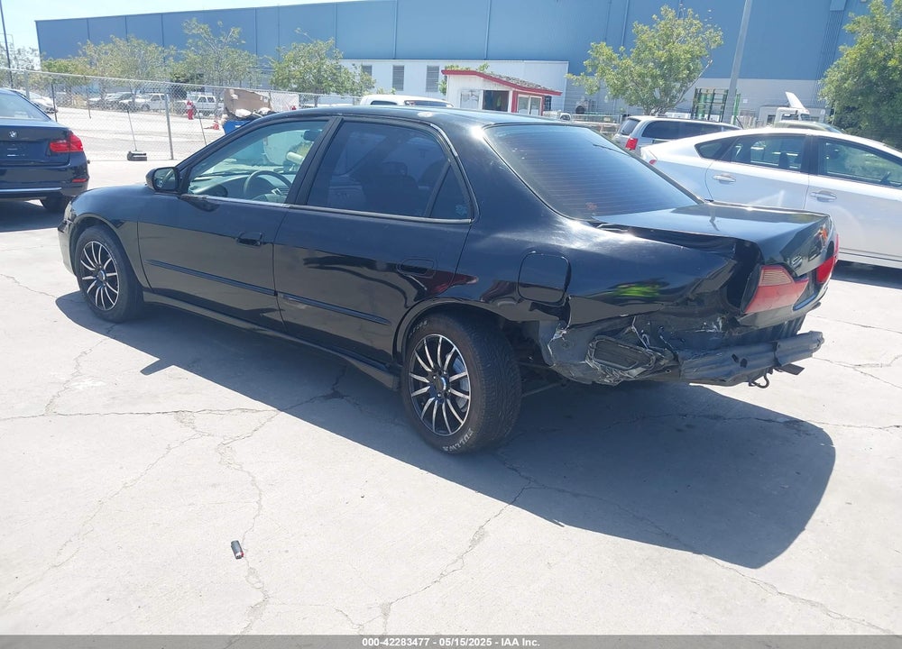 1999 HONDA ACCORD DX VIN: 1HGCF8645XA110939