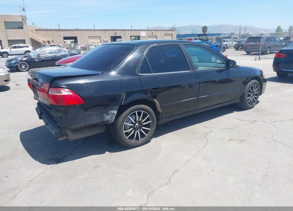 1999 HONDA ACCORD DX VIN: 1HGCF8645XA110939