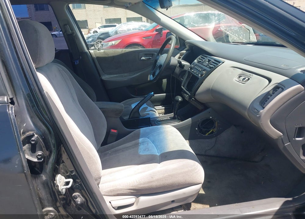 1999 HONDA ACCORD DX VIN: 1HGCF8645XA110939