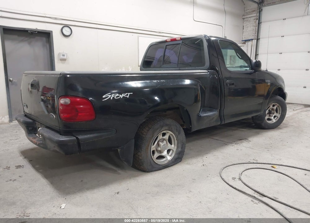 2001 FORD F-150 XL/XLT VIN: 2FTRF07W01CA32084
