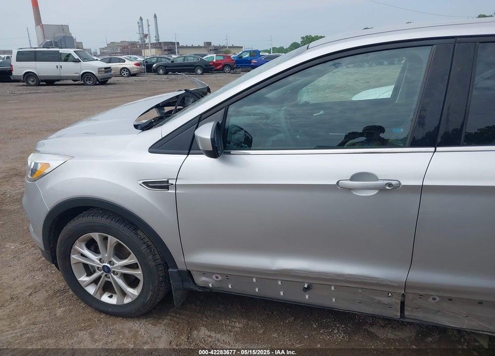 2017 FORD ESCAPE VIN: 1FMCU0GD2HUB76901