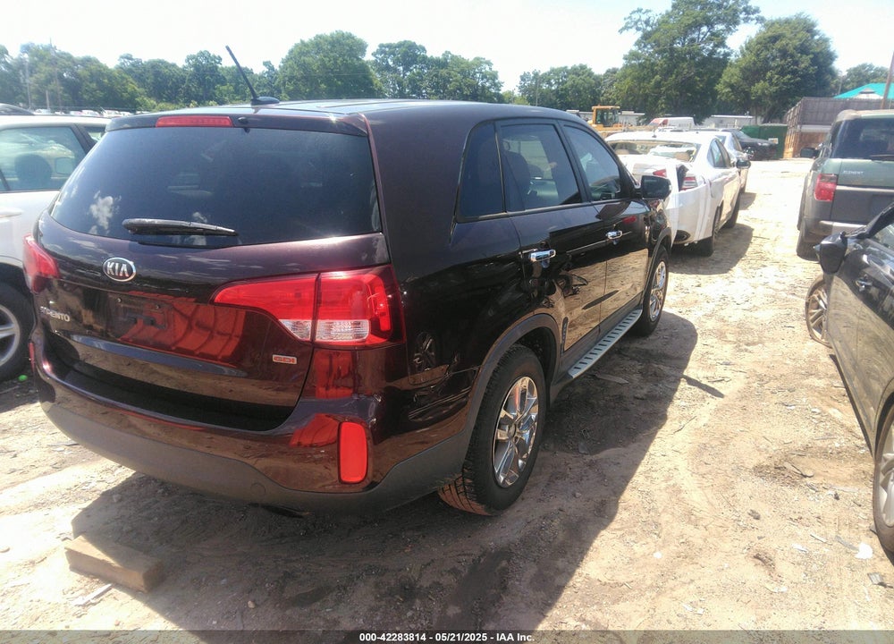 2015 KIA SORENTO VIN: 5XYKT3A69FG621888