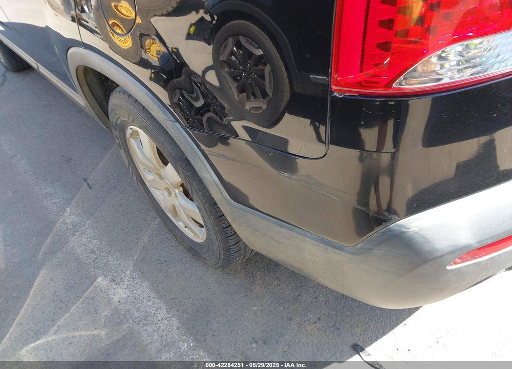 2011 KIA SORENTO LX VIN: 5XYKT3A18BG001533