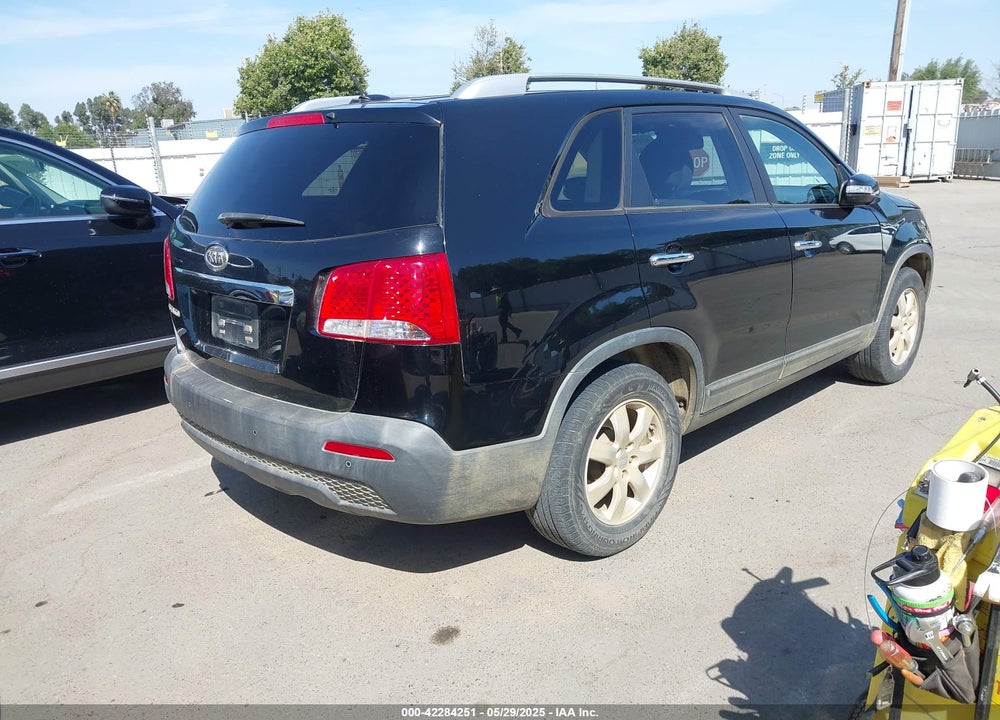 2011 KIA SORENTO LX VIN: 5XYKT3A18BG001533