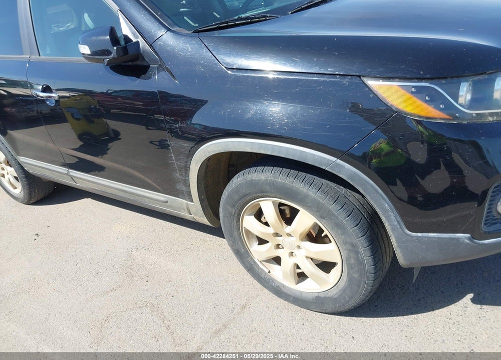 2011 KIA SORENTO LX VIN: 5XYKT3A18BG001533