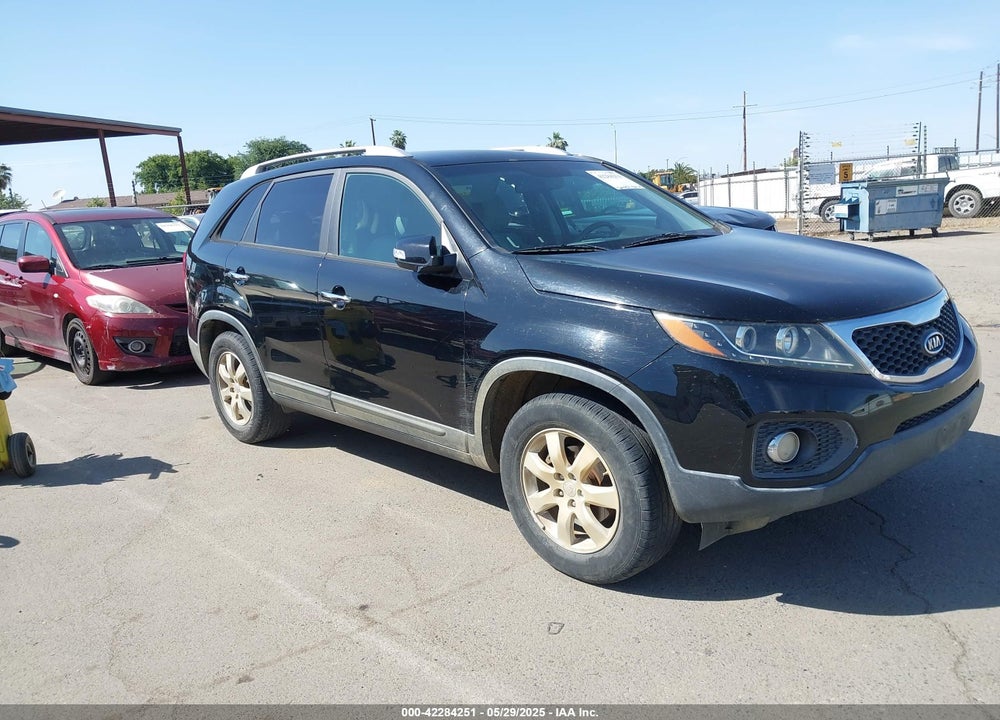 2011 KIA SORENTO LX VIN: 5XYKT3A18BG001533