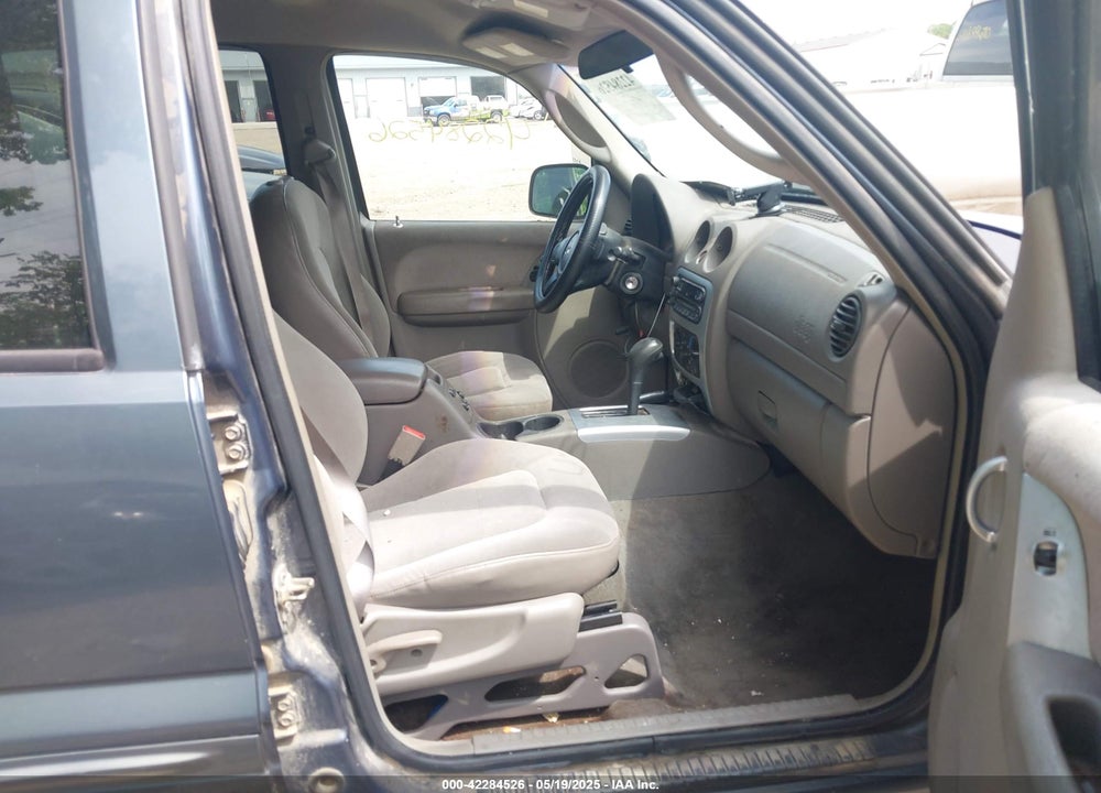 2002 JEEP LIBERTY VIN: 1J4GL58KX2W339237