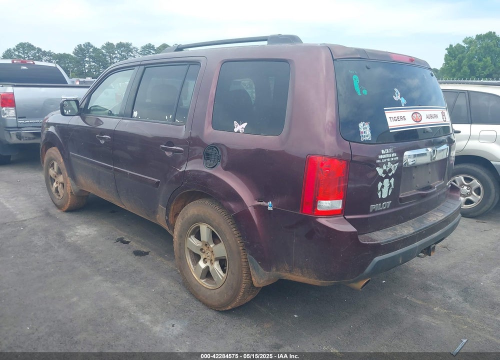2011 HONDA PILOT VIN: 5FNYF4H71BB006081
