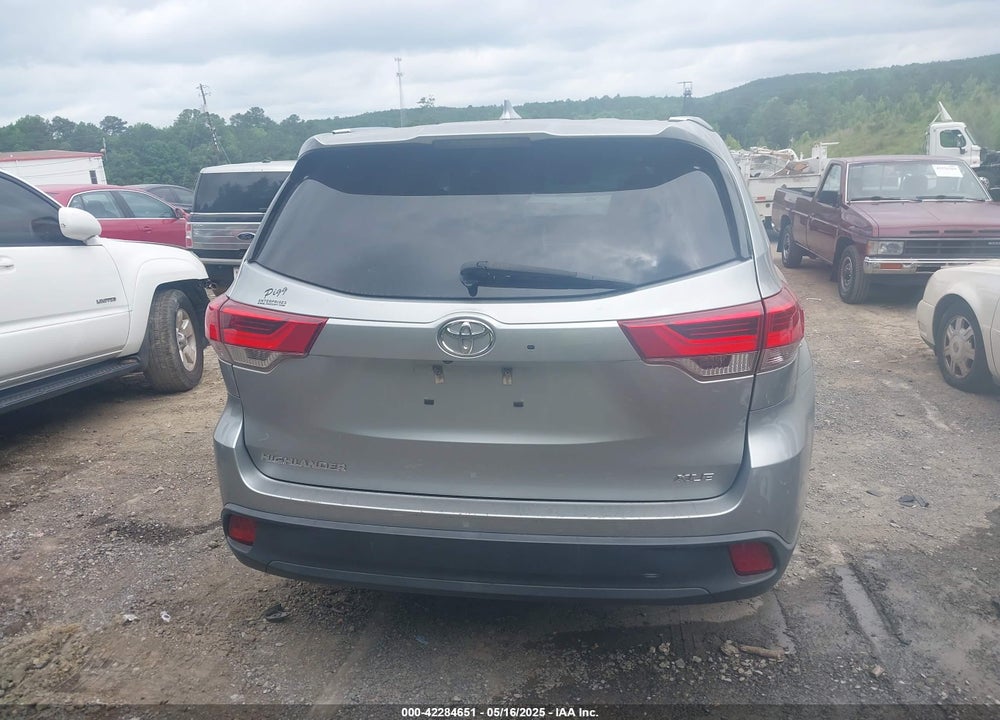 2019 TOYOTA HIGHLANDER VIN: 5TDKZRFH5KS563030