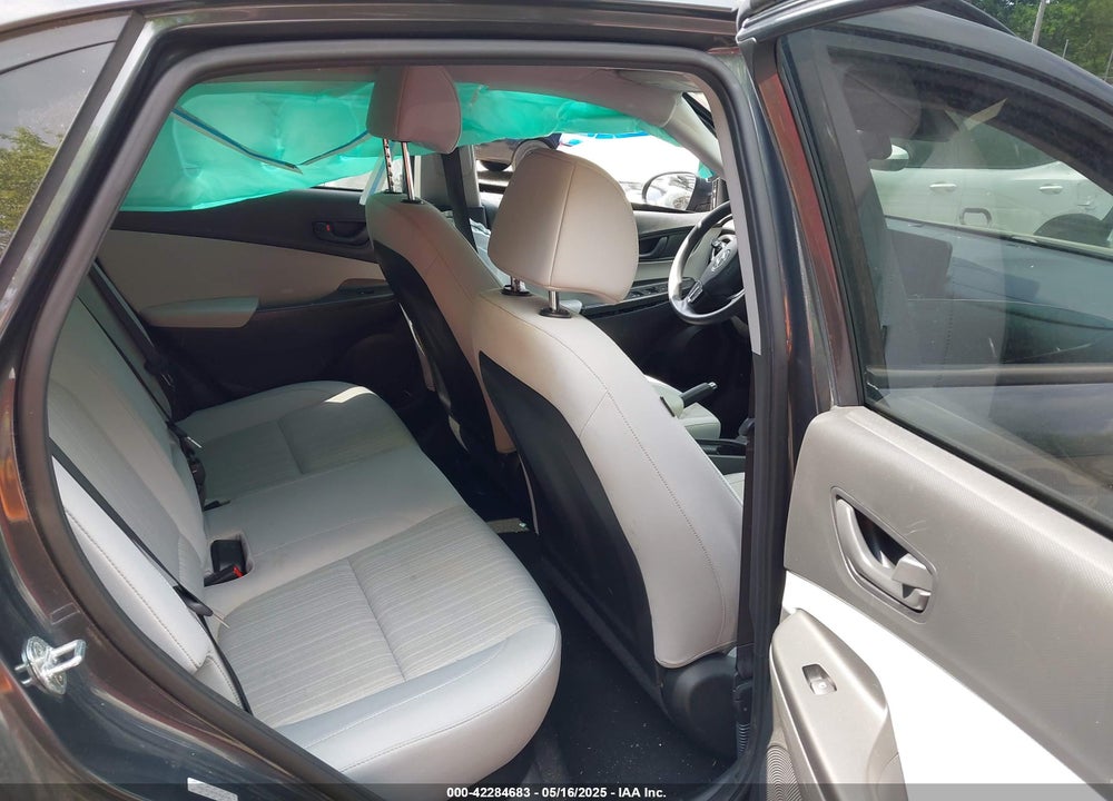 2022 HYUNDAI KONA SEL VIN: KM8K6CAB7NU825795