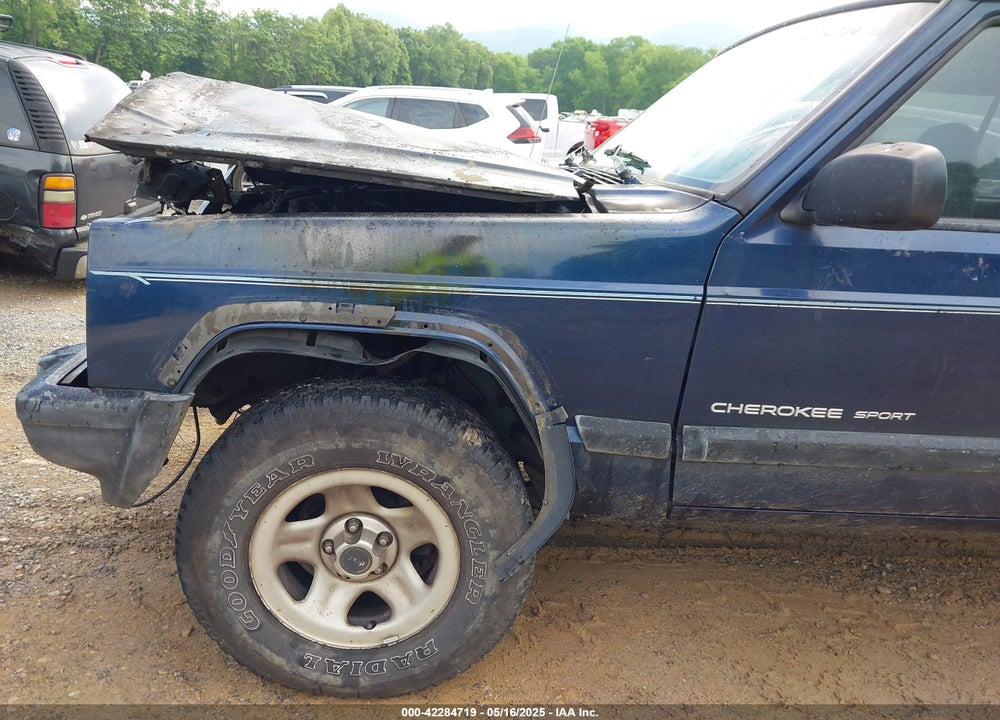 2001 JEEP CHEROKEE SPORT VIN: 1J4FF48S81L500861