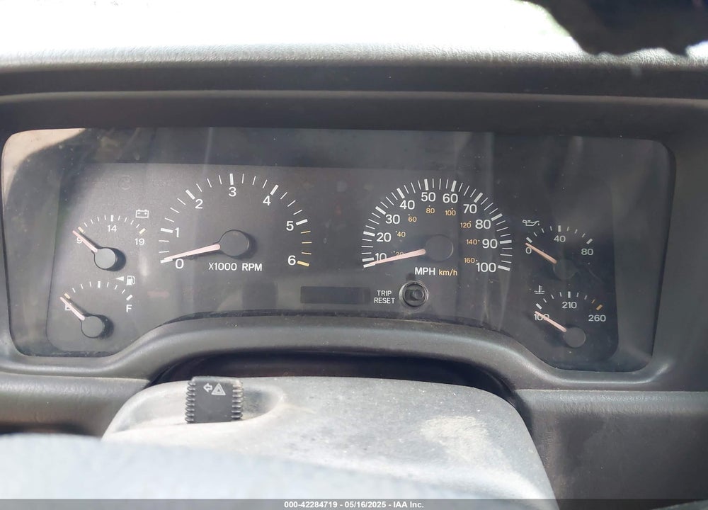 2001 JEEP CHEROKEE SPORT VIN: 1J4FF48S81L500861