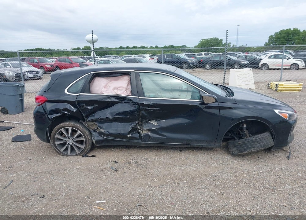 2019 HYUNDAI ELANTRA GT VIN: KMHH35LE9KU109353