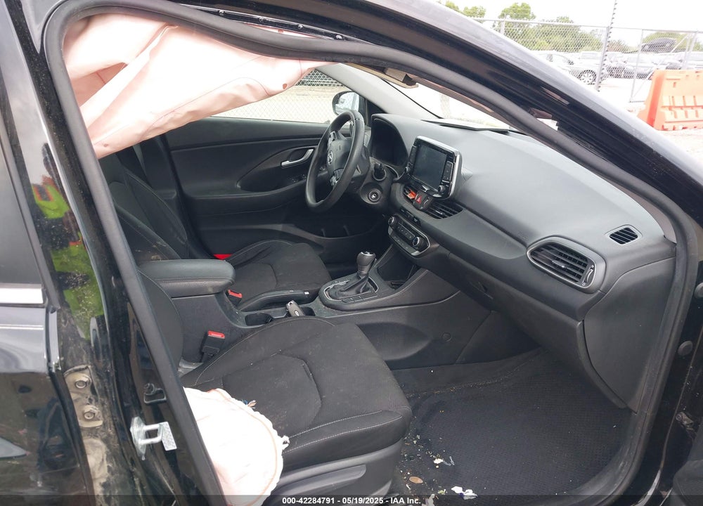 2019 HYUNDAI ELANTRA GT VIN: KMHH35LE9KU109353