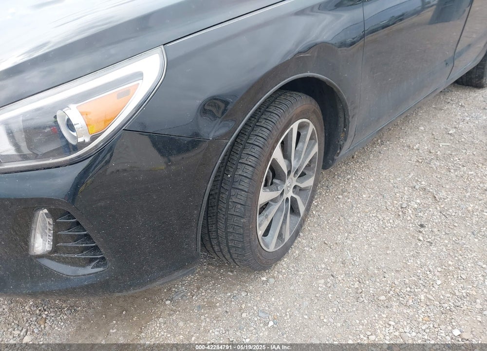 2019 HYUNDAI ELANTRA GT VIN: KMHH35LE9KU109353