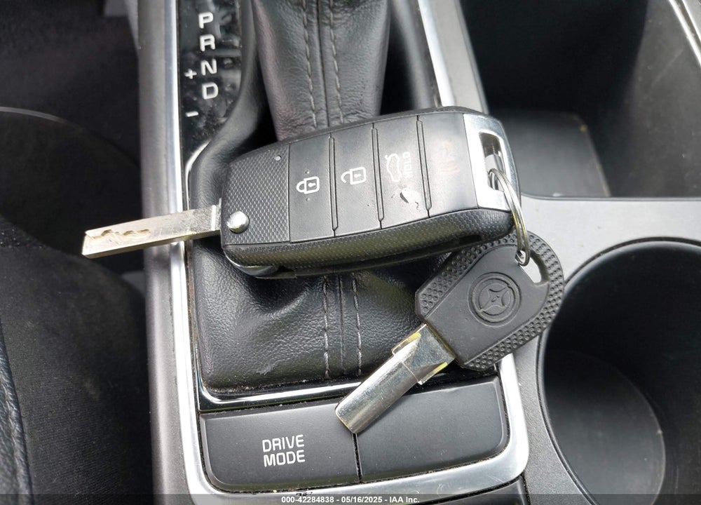 2018 KIA OPTIMA VIN: 5XXGT4L36JG233495