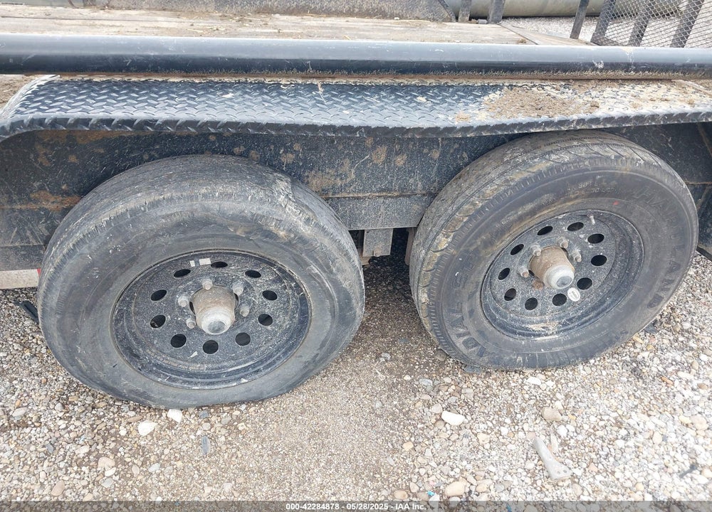2022 LOAD TRAIL 16\' CAR HAULER TRAILER VIN: 4ZECH1620N1242952