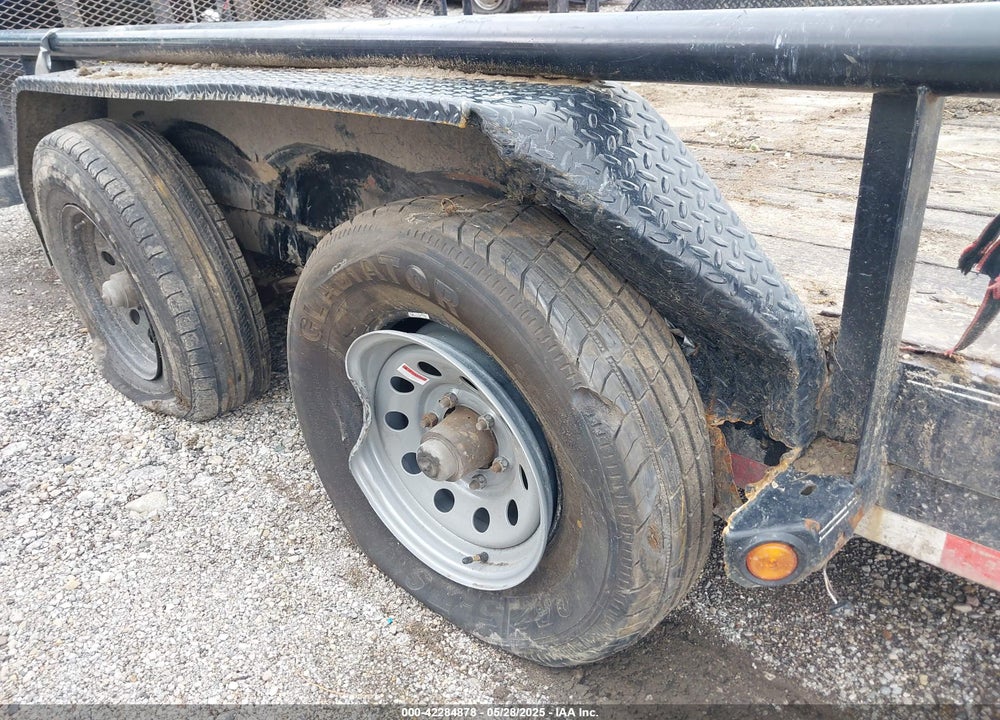 2022 LOAD TRAIL 16\' CAR HAULER TRAILER VIN: 4ZECH1620N1242952